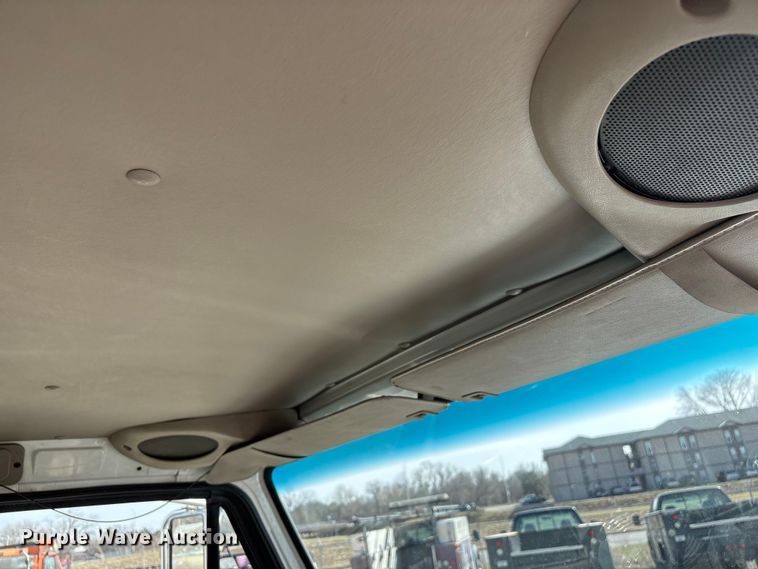 image for item EA4556 2001 Sterling M7500  chipper truck