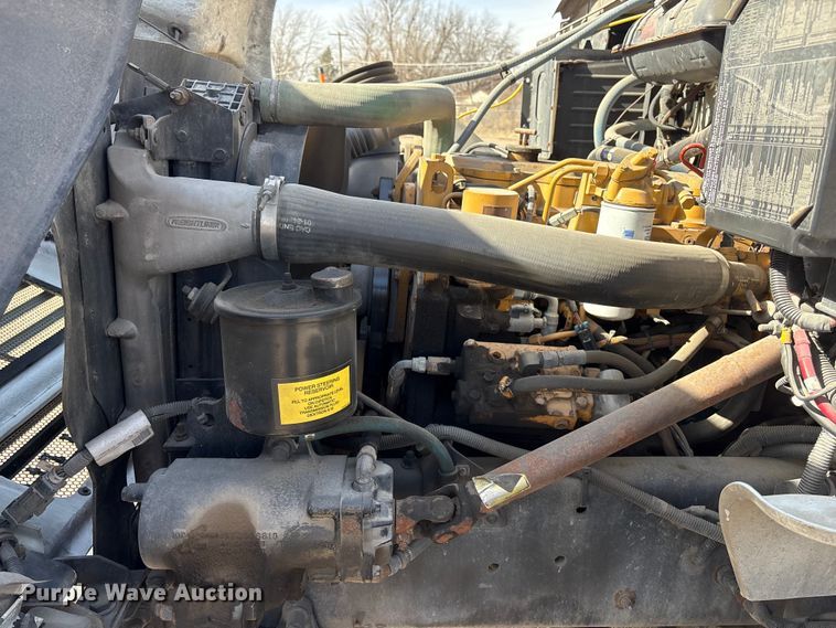 image for item EA4556 2001 Sterling M7500  chipper truck