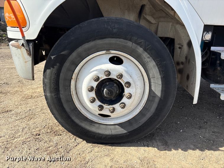 image for item EA4556 2001 Sterling M7500  chipper truck