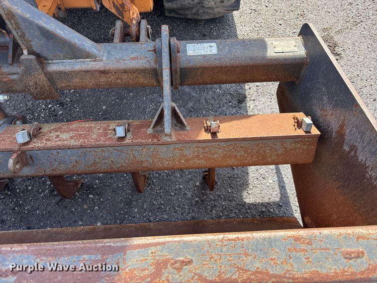 image for item EA4557 2004 Case 570 MXT landscape tractor