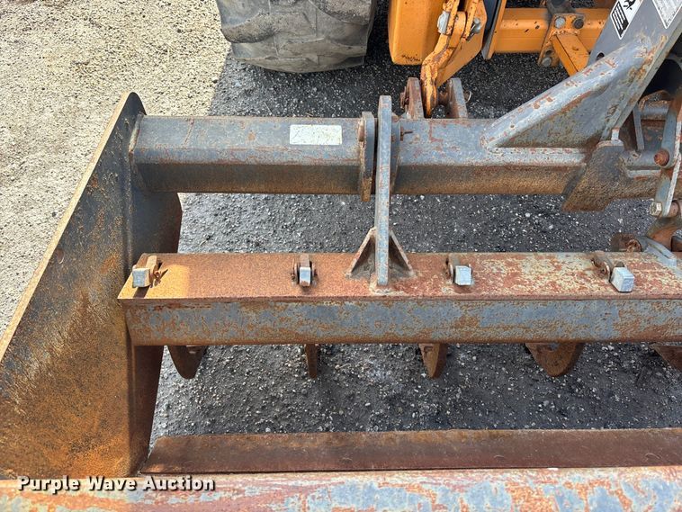 image for item EA4557 2004 Case 570 MXT landscape tractor