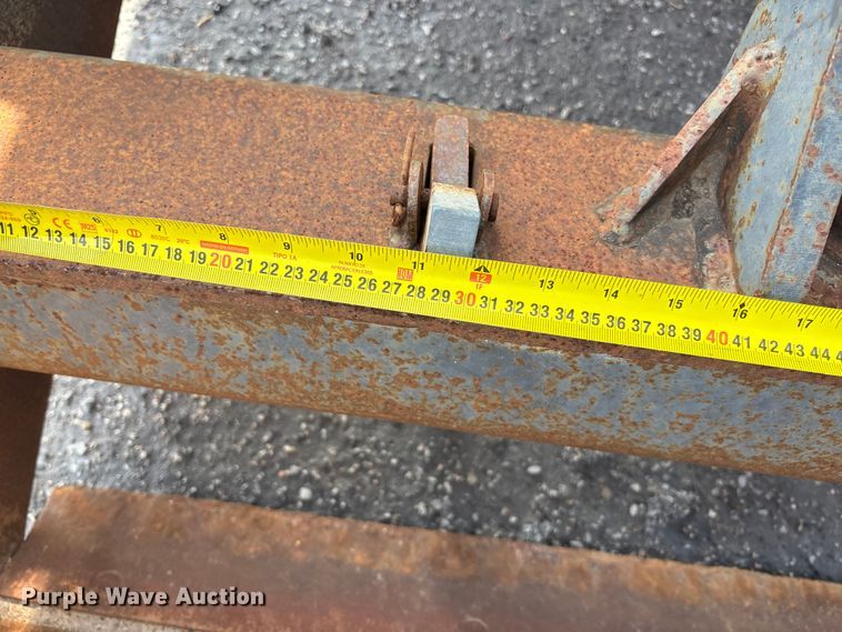 image for item EA4557 2004 Case 570 MXT landscape tractor