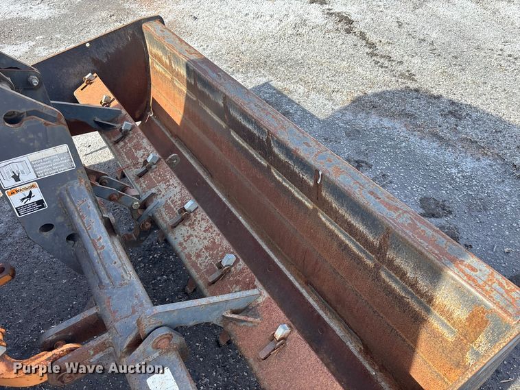 image for item EA4557 2004 Case 570 MXT landscape tractor