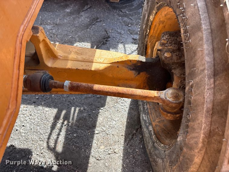 image for item EA4557 2004 Case 570 MXT landscape tractor