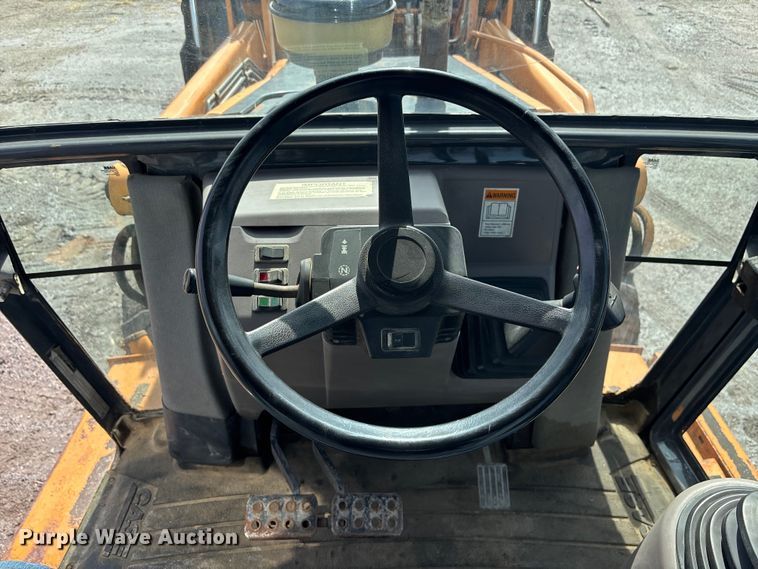 image for item EA4557 2004 Case 570 MXT landscape tractor