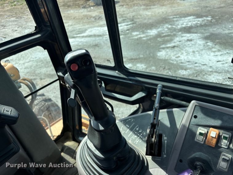 image for item EA4557 2004 Case 570 MXT landscape tractor