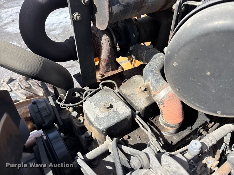 image for item EA4557 2004 Case 570 MXT landscape tractor