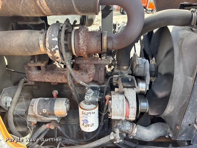 image for item EA4557 2004 Case 570 MXT landscape tractor