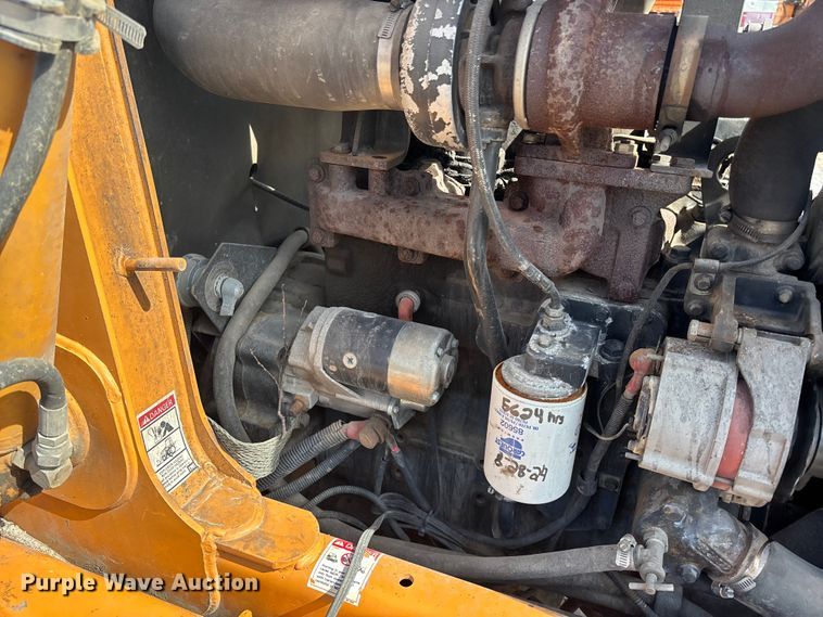 image for item EA4557 2004 Case 570 MXT landscape tractor