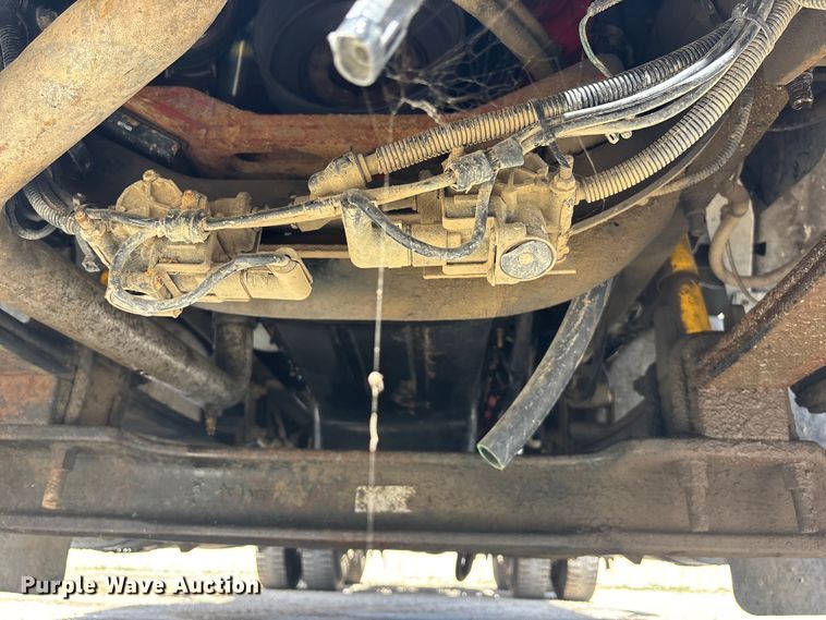 image for item EA4565 2005 International 9900i semi truck