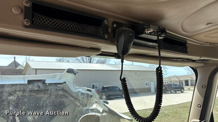 image for item EA4565 2005 International 9900i semi truck