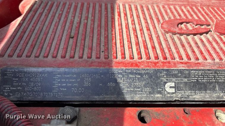 image for item EA4565 2005 International 9900i semi truck