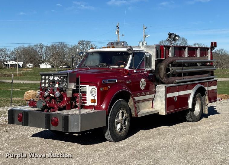 image for item ED2462 1969 GMC 6500 V-Eight pumper fire truck