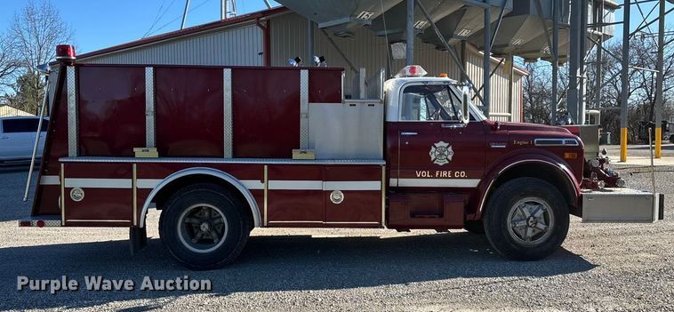 image for item ED2462 1969 GMC 6500 V-Eight pumper fire truck