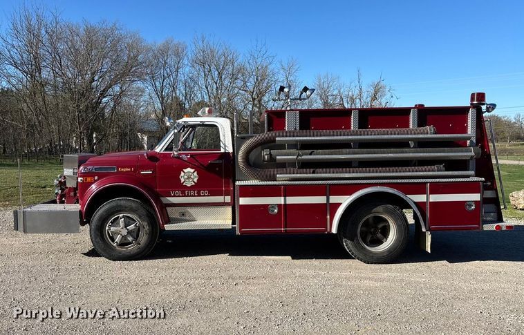image for item ED2462 1969 GMC 6500 V-Eight pumper fire truck