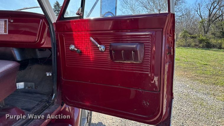image for item ED2462 1969 GMC 6500 V-Eight pumper fire truck