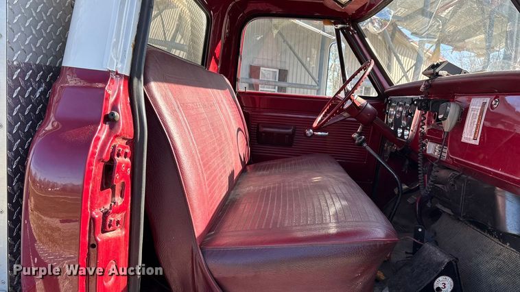 image for item ED2462 1969 GMC 6500 V-Eight pumper fire truck