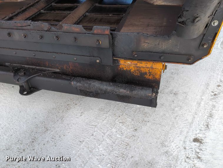 image for item EG2731 2011 Mauldin 1750C paver