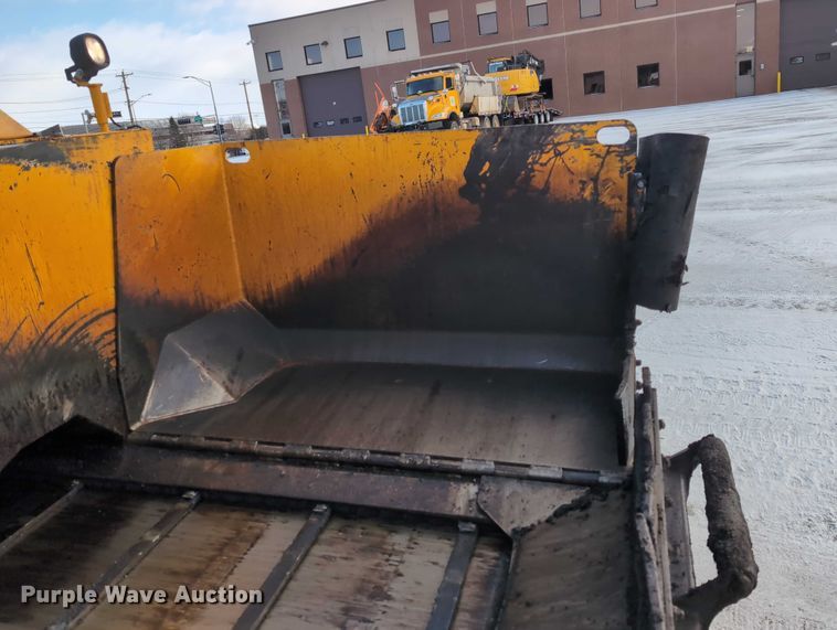 image for item EG2731 2011 Mauldin 1750C paver