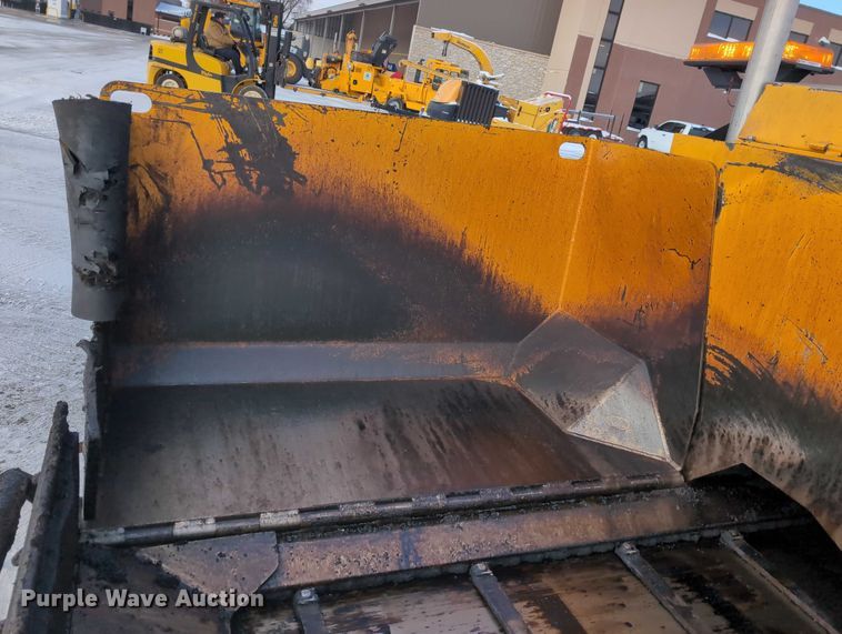 image for item EG2731 2011 Mauldin 1750C paver