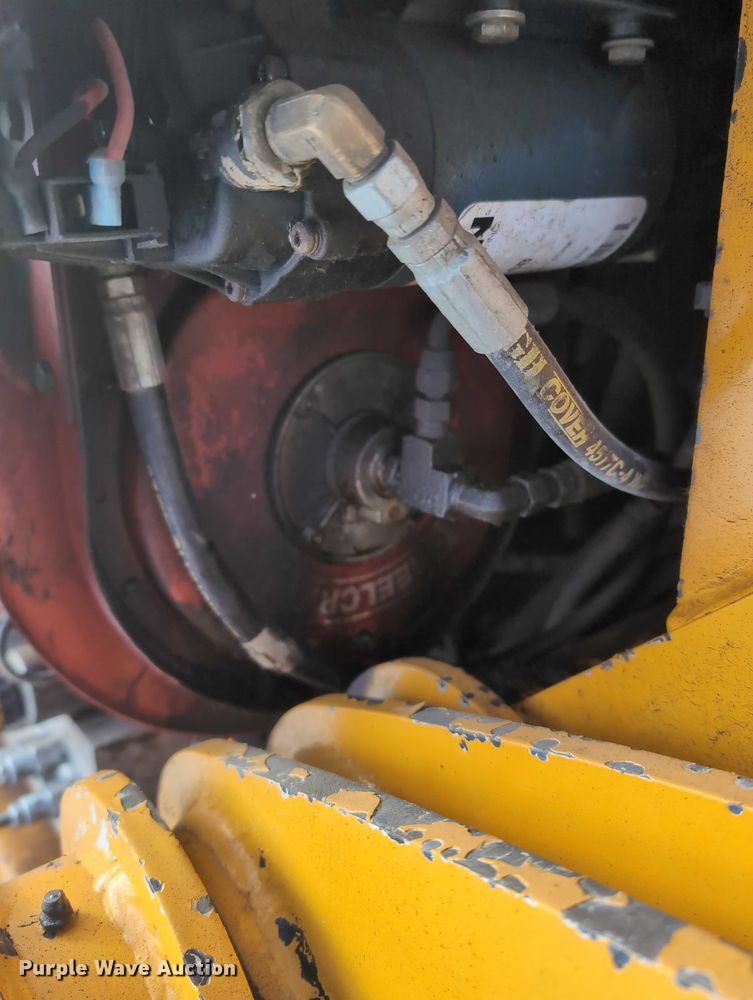 image for item EG2731 2011 Mauldin 1750C paver