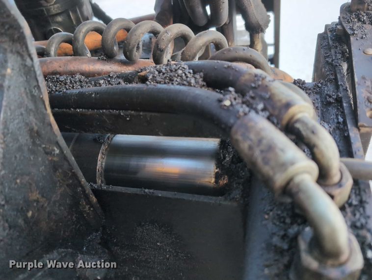 image for item EG2731 2011 Mauldin 1750C paver