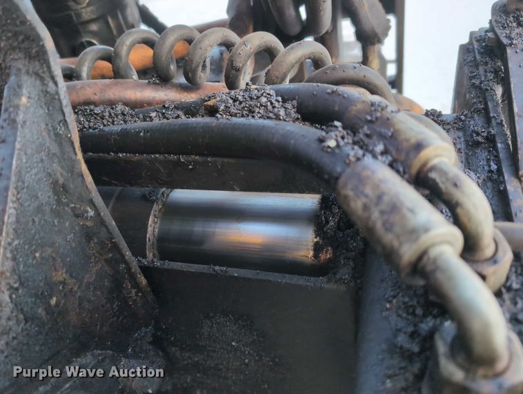 image for item EG2731 2011 Mauldin 1750C paver