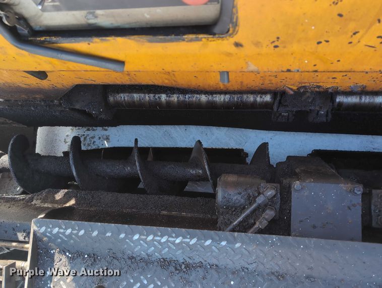 image for item EG2731 2011 Mauldin 1750C paver