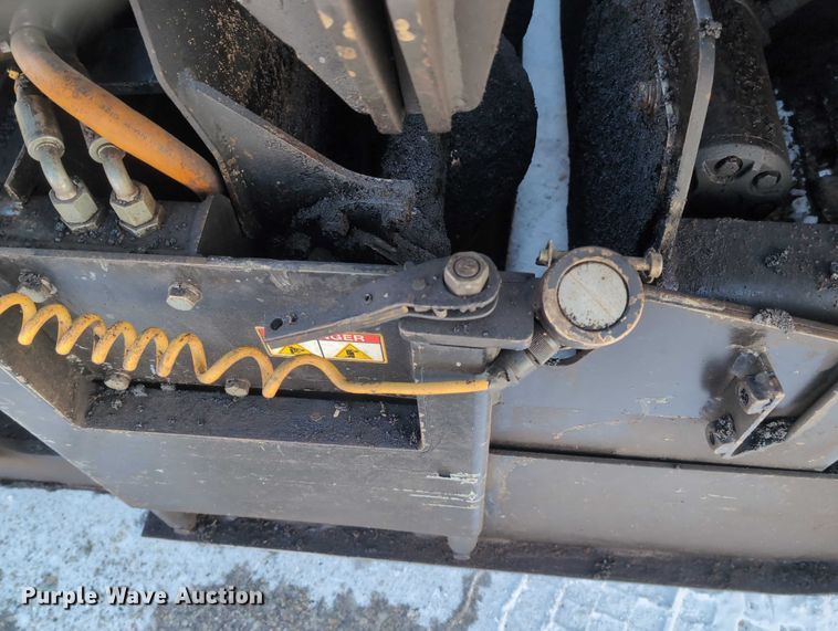 image for item EG2731 2011 Mauldin 1750C paver