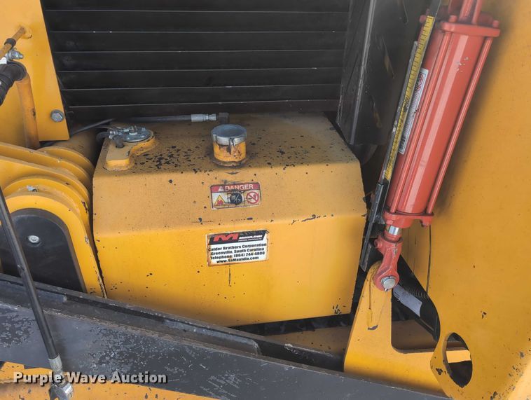 image for item EG2731 2011 Mauldin 1750C paver