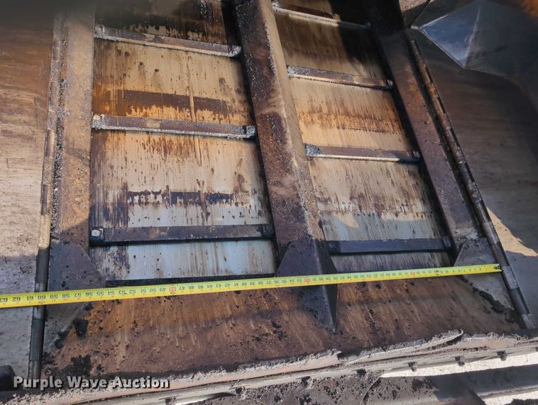 image for item EG2731 2011 Mauldin 1750C paver