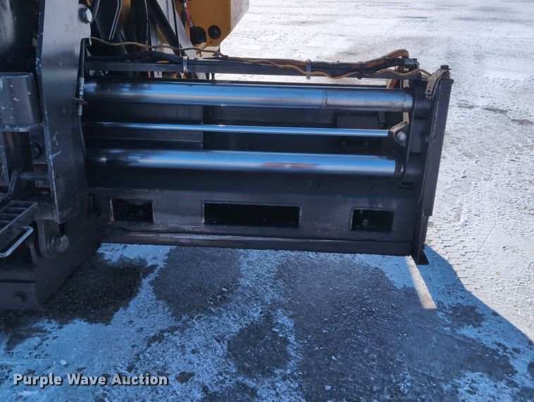 image for item EG2731 2011 Mauldin 1750C paver