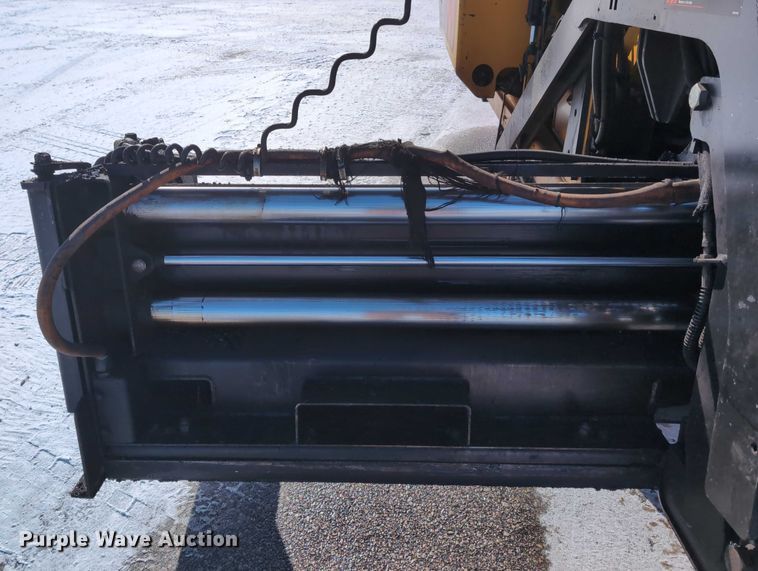 image for item EG2731 2011 Mauldin 1750C paver