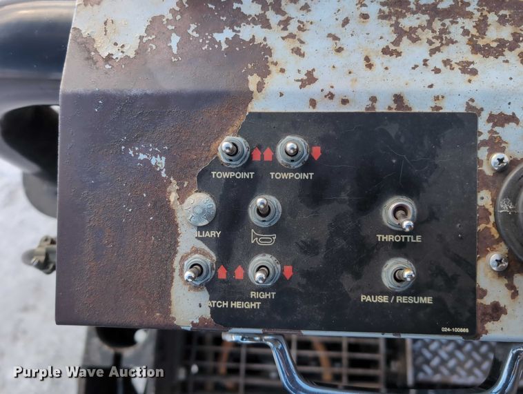 image for item EG2731 2011 Mauldin 1750C paver