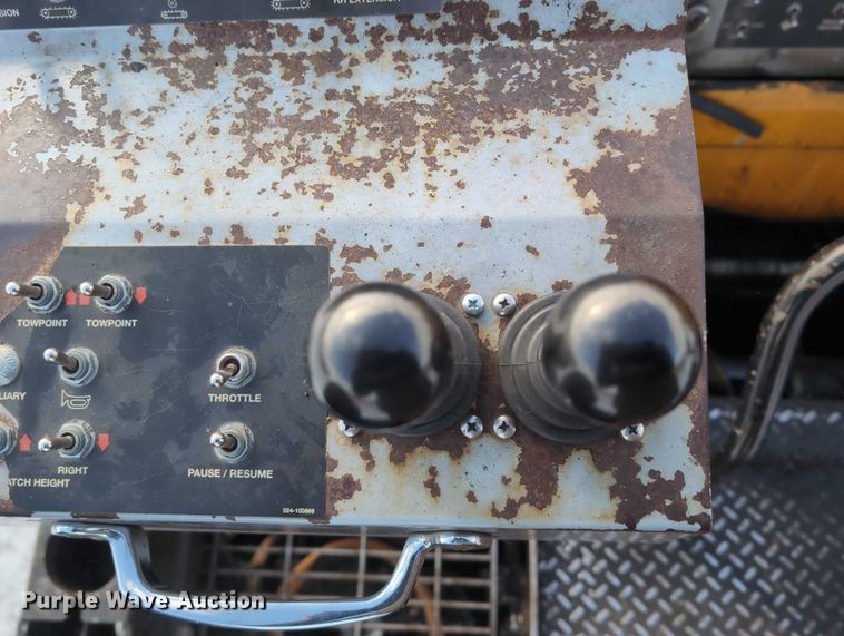 image for item EG2731 2011 Mauldin 1750C paver