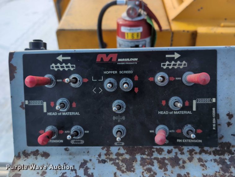 image for item EG2731 2011 Mauldin 1750C paver