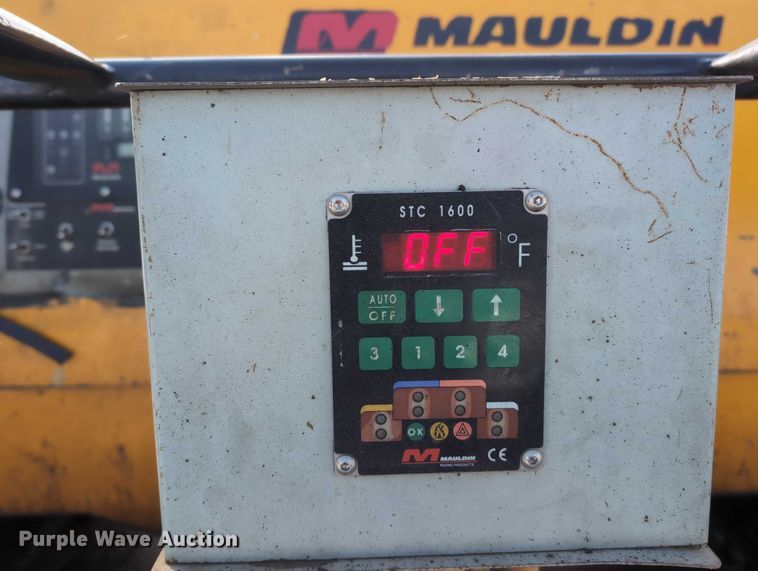 image for item EG2731 2011 Mauldin 1750C paver