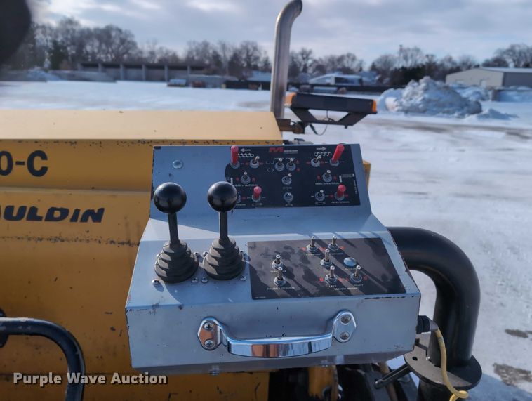 image for item EG2731 2011 Mauldin 1750C paver