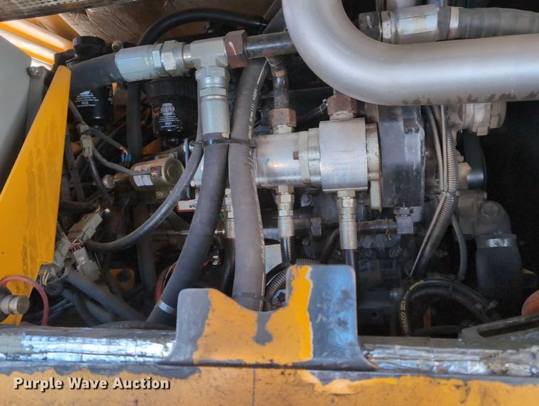 image for item EG2731 2011 Mauldin 1750C paver