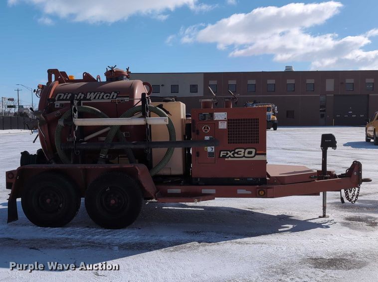 image for item EG2732 2005 Ditch Witch FX30S vacuum excavator