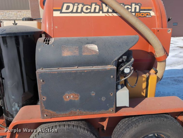 image for item EG2732 2005 Ditch Witch FX30S vacuum excavator