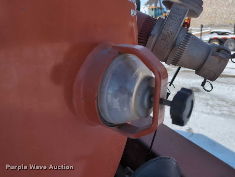 image for item EG2732 2005 Ditch Witch FX30S vacuum excavator