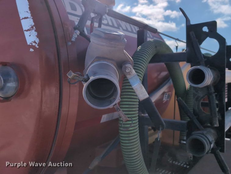 image for item EG2732 2005 Ditch Witch FX30S vacuum excavator