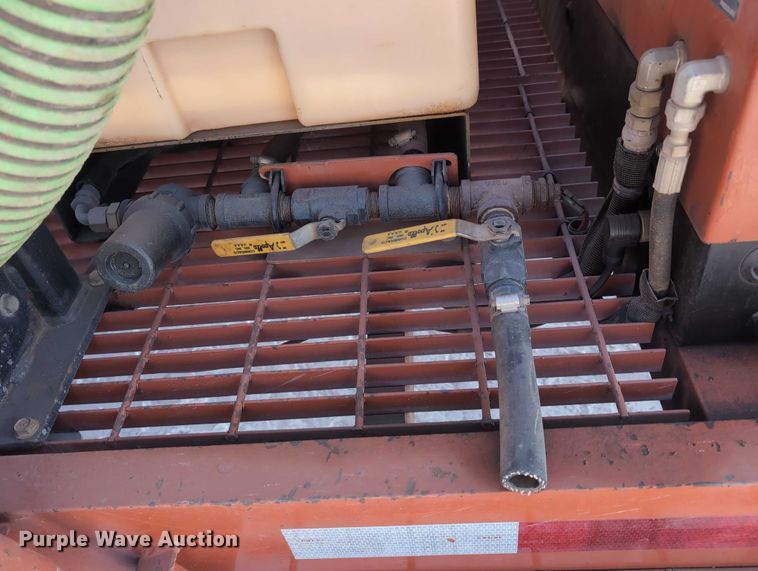 image for item EG2732 2005 Ditch Witch FX30S vacuum excavator