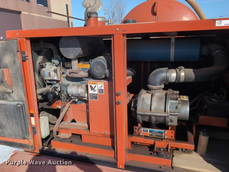 image for item EG2732 2005 Ditch Witch FX30S vacuum excavator