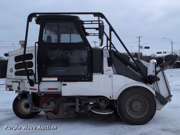 image for item EG2734 2009 Elgin Pelican NP street sweeper