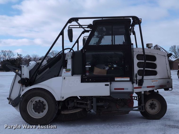 image for item EG2734 2009 Elgin Pelican NP street sweeper