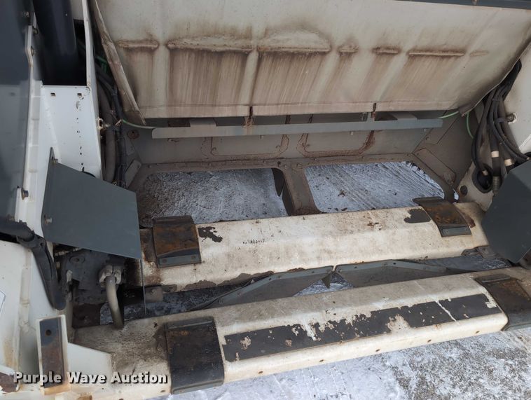 image for item EG2734 2009 Elgin Pelican NP street sweeper