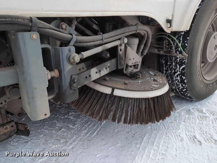 image for item EG2734 2009 Elgin Pelican NP street sweeper