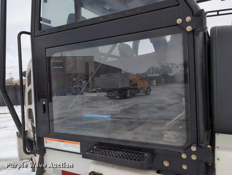 image for item EG2734 2009 Elgin Pelican NP street sweeper